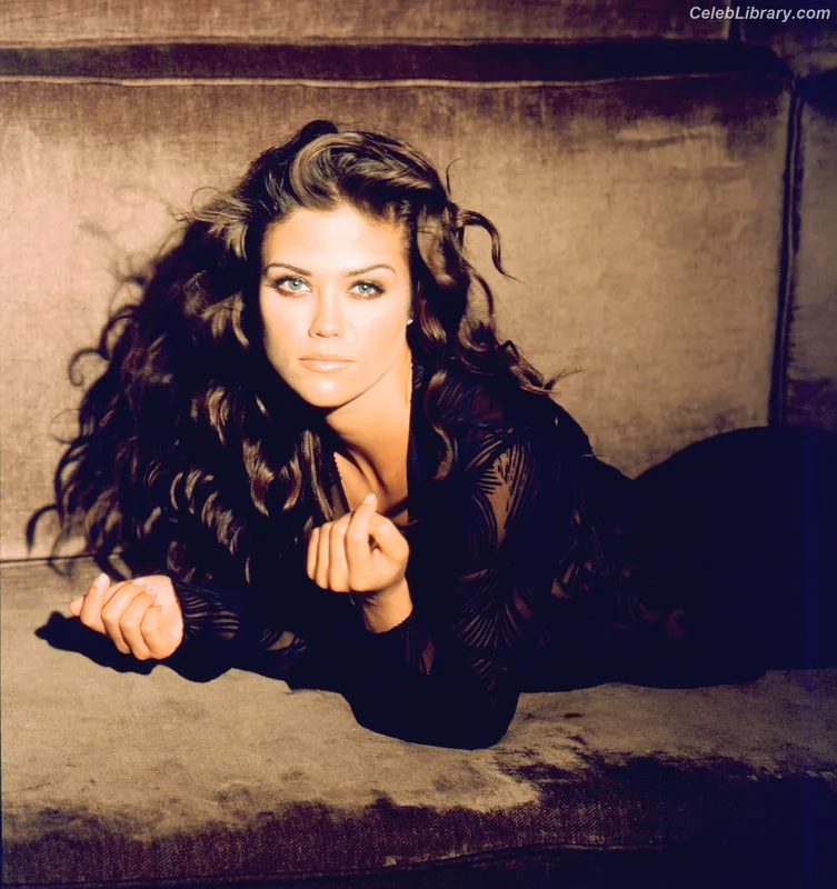 Susan Ward photo 17 of 49