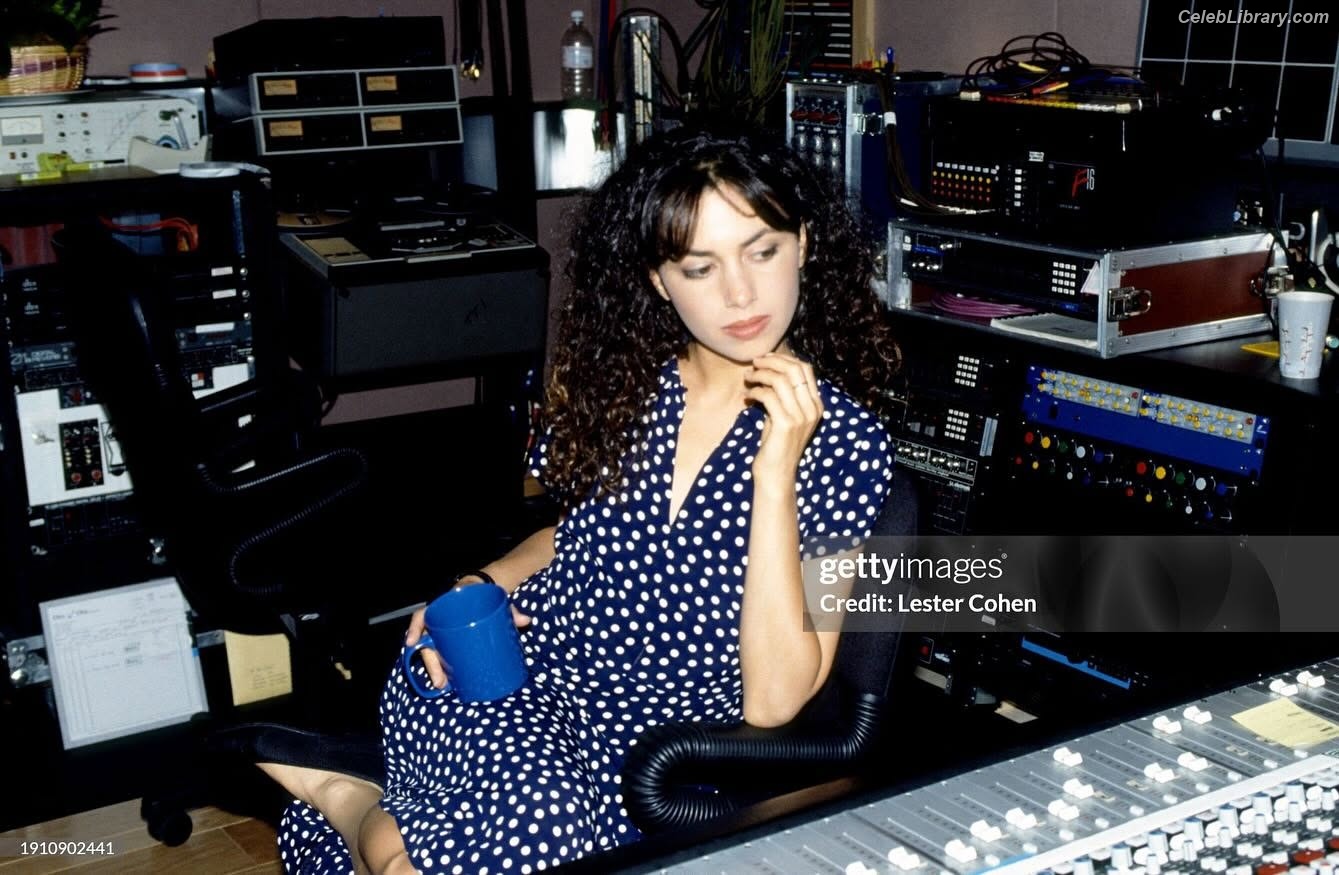 Susanna Hoffs photo 2 of 27