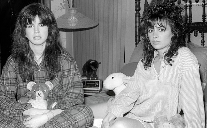 Susanna Hoffs photo 15 of 27