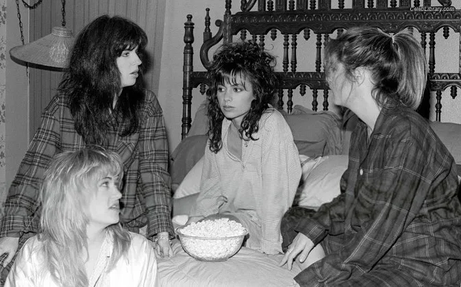 Susanna Hoffs photo 16 of 27