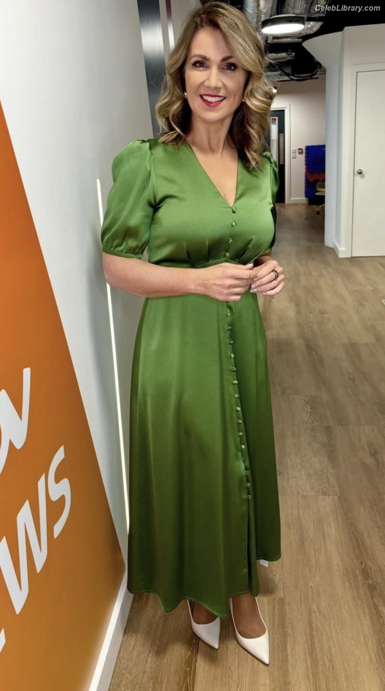 Susanna Reid photo 18 of 429