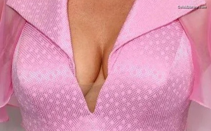 Susanna Reid photo 17 of 429