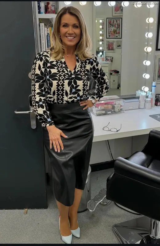 Susanna Reid photo 18 of 429