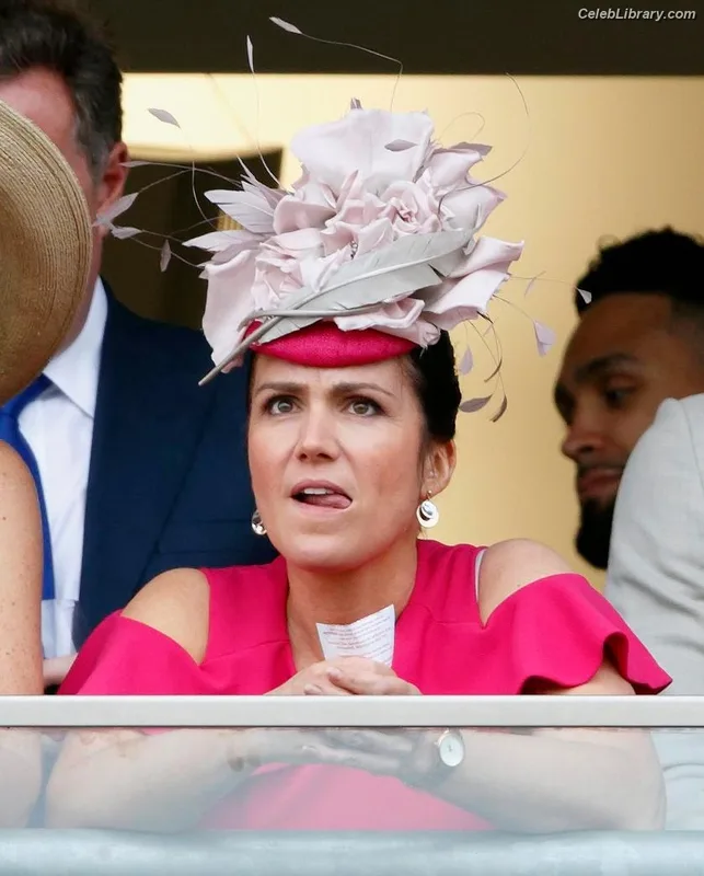 Susanna Reid photo 17 of 429