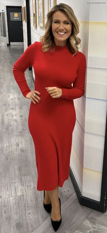 Susanna Reid photo 7 of 429