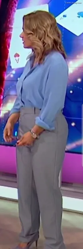 Susanna Reid photo 4 of 429