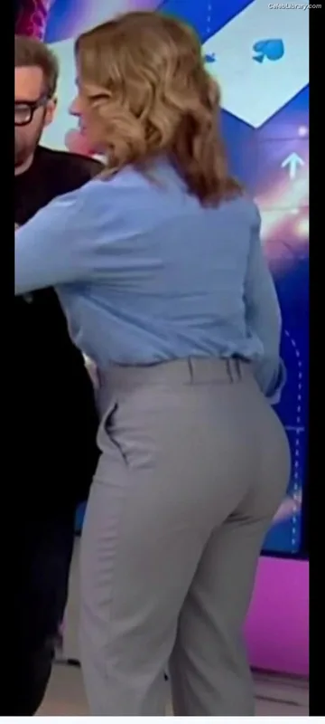 Susanna Reid photo 5 of 429