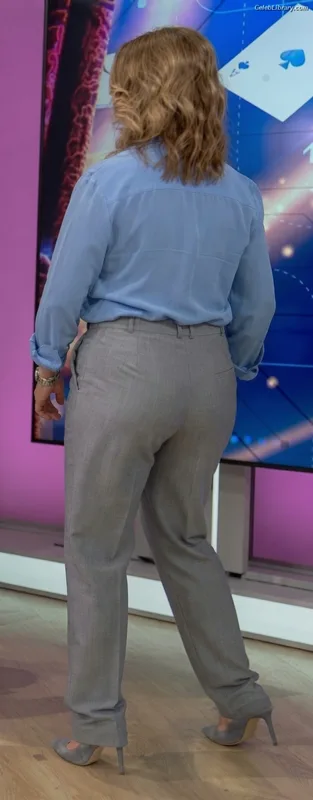Susanna Reid photo 7 of 429