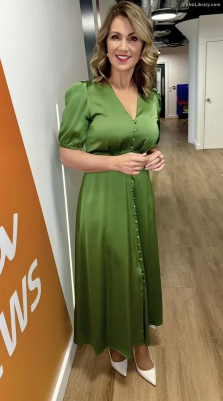 Susanna Reid photo 18 of 429