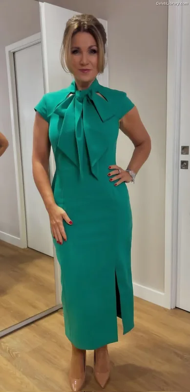 Susanna Reid photo 3 of 429