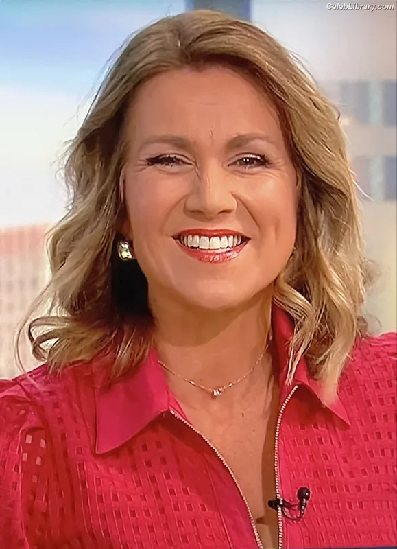 Susanna Reid photo 3 of 429
