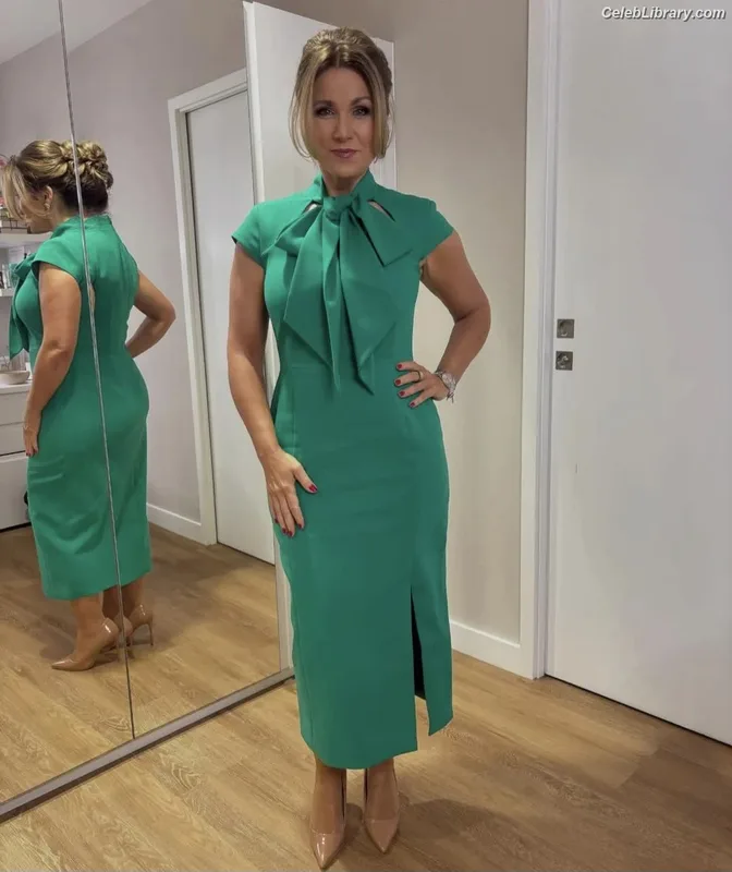 Susanna Reid photo 11 of 429
