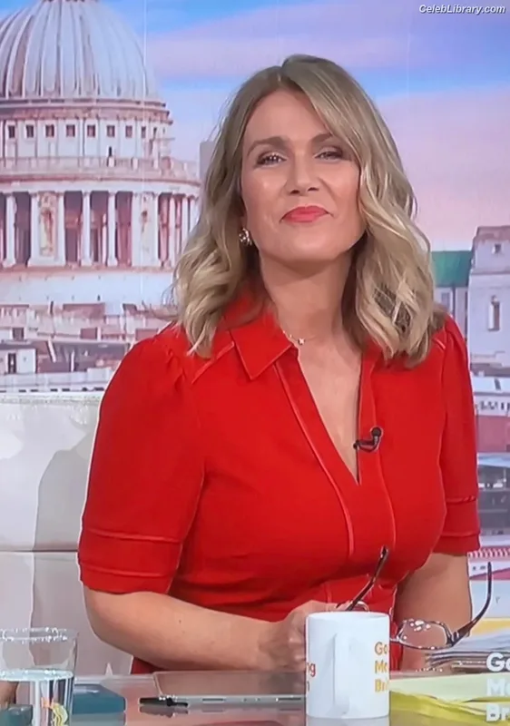 Susanna Reid photo 17 of 429