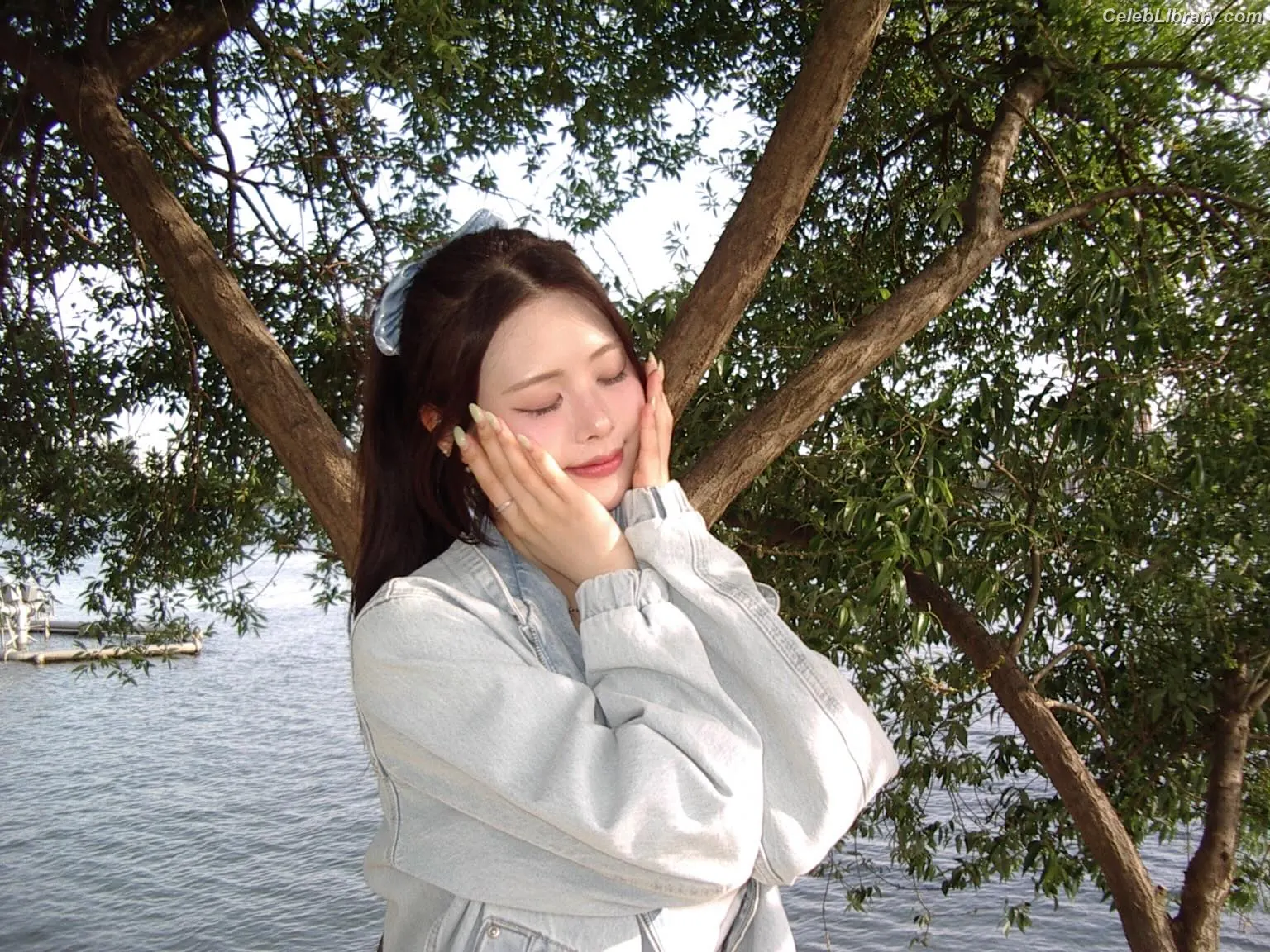 Swan 수안 ex PURPLE KISS photo 14 of 121