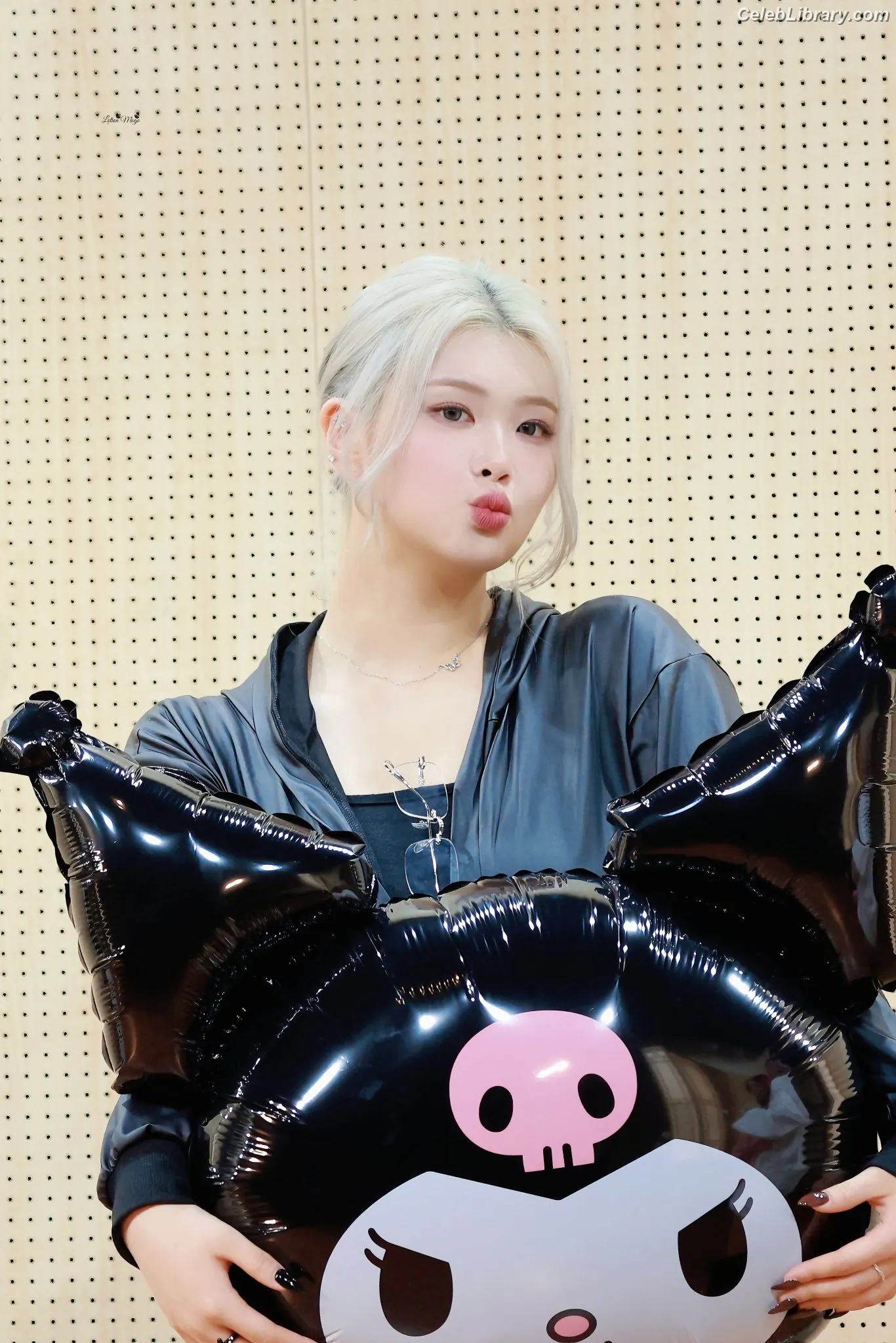 Swan 수안  ex PURPLE KISS photo 15 of 121