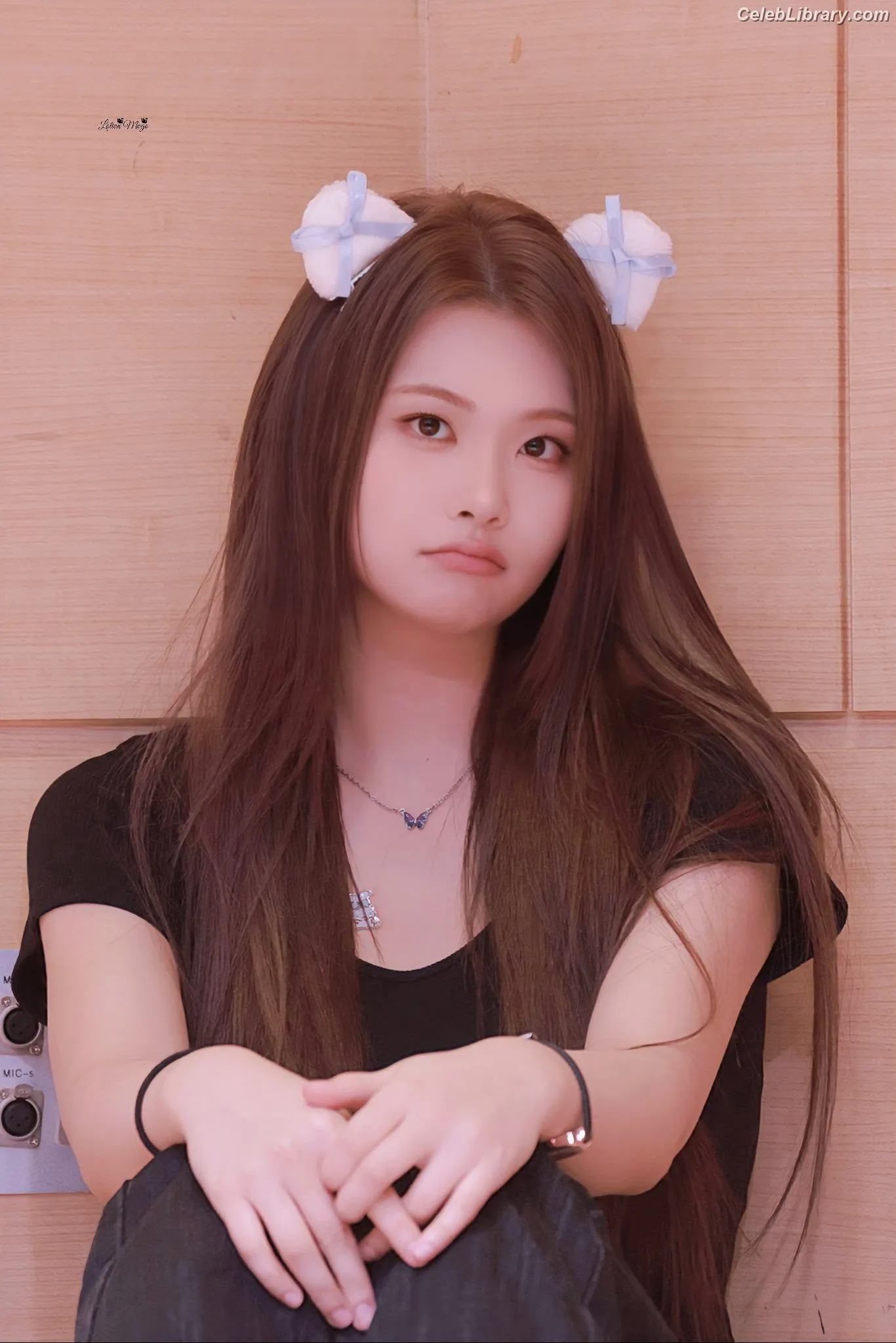Swan 수안  ex PURPLE KISS photo 2 of 121