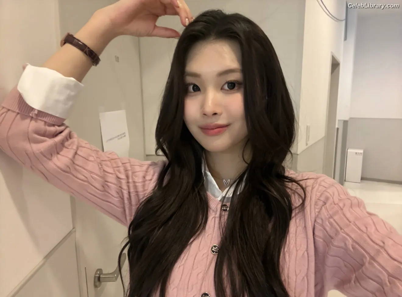 Swan 수안  ex PURPLE KISS photo 15 of 121
