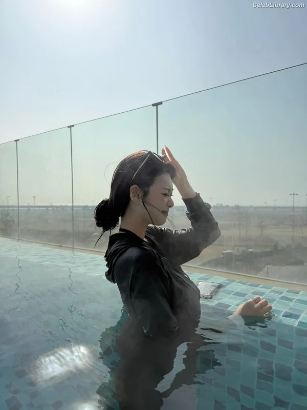 Swan 수안  ex PURPLE KISS photo 4 of 122