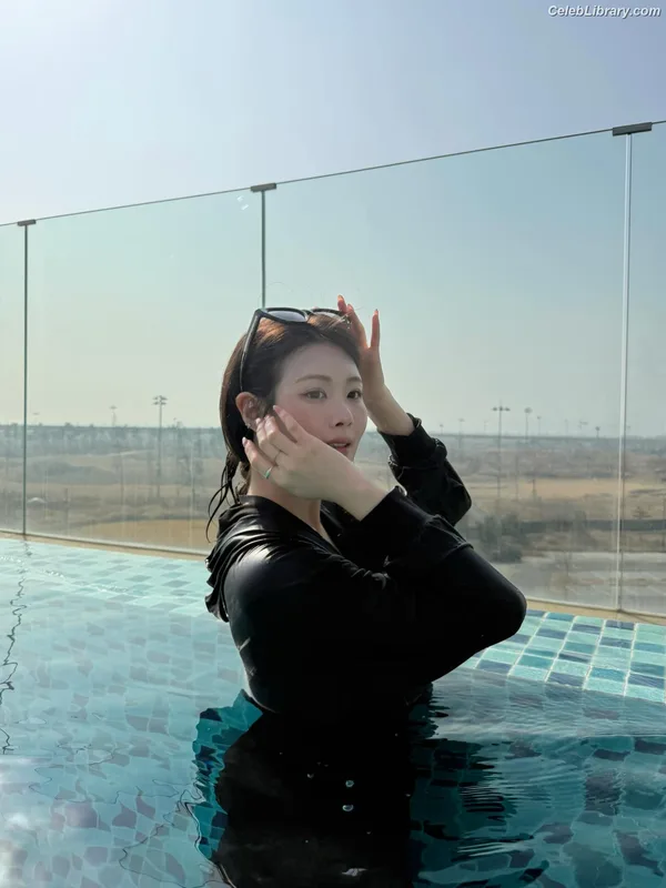 Swan 수안  ex PURPLE KISS photo 6 of 122