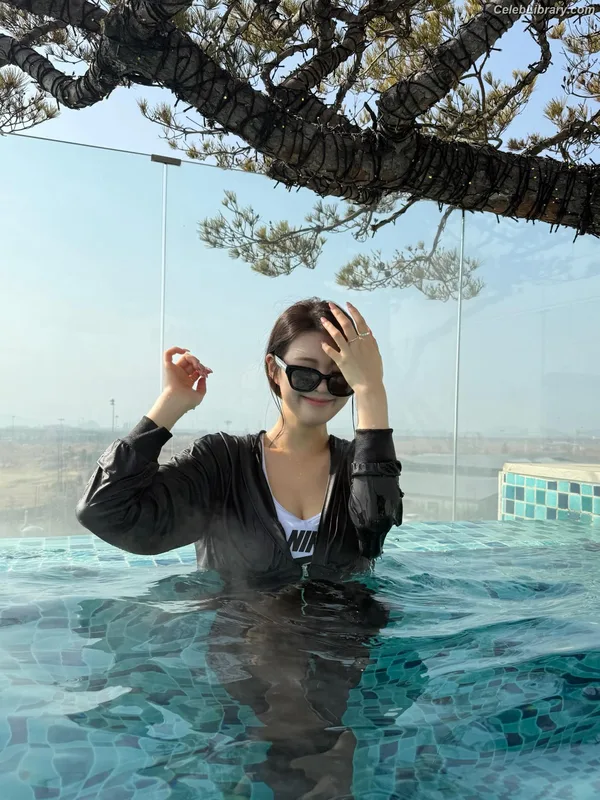 Swan 수안  ex PURPLE KISS photo 13 of 122