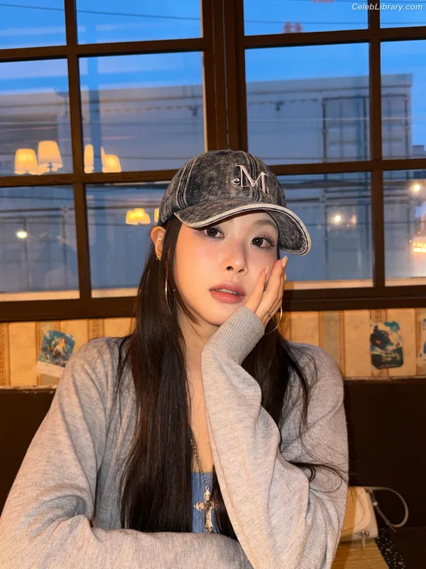 Swan 수안  ex PURPLE KISS photo 15 of 122