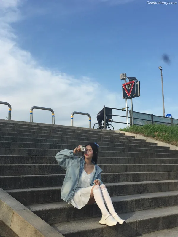 Swan 수안  ex PURPLE KISS photo 13 of 122