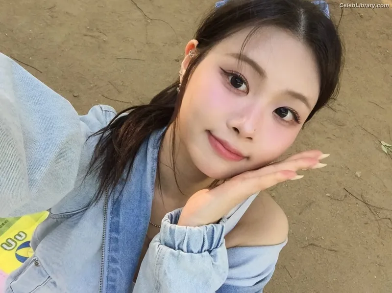 Swan 수안  ex PURPLE KISS photo 18 of 122