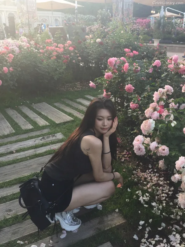 Swan 수안  ex PURPLE KISS photo 5 of 122