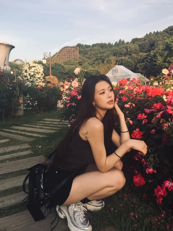 Swan 수안  ex PURPLE KISS photo 7 of 122