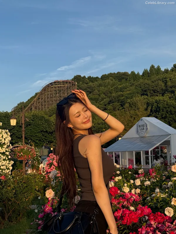 Swan 수안  ex PURPLE KISS photo 16 of 122