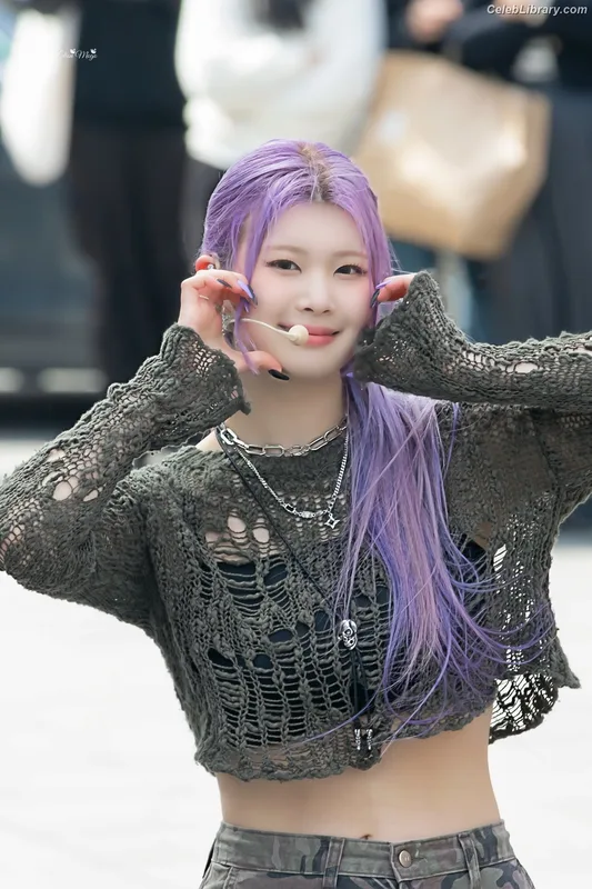 Swan 수안  ex PURPLE KISS photo 11 of 122