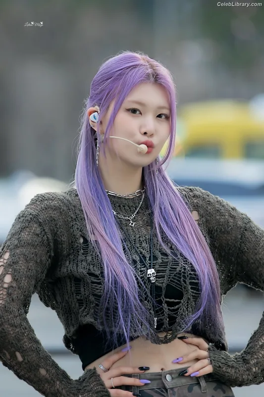Swan 수안  ex PURPLE KISS photo 13 of 122