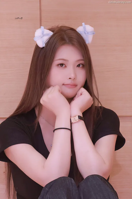 Swan 수안  ex PURPLE KISS photo 24 of 122