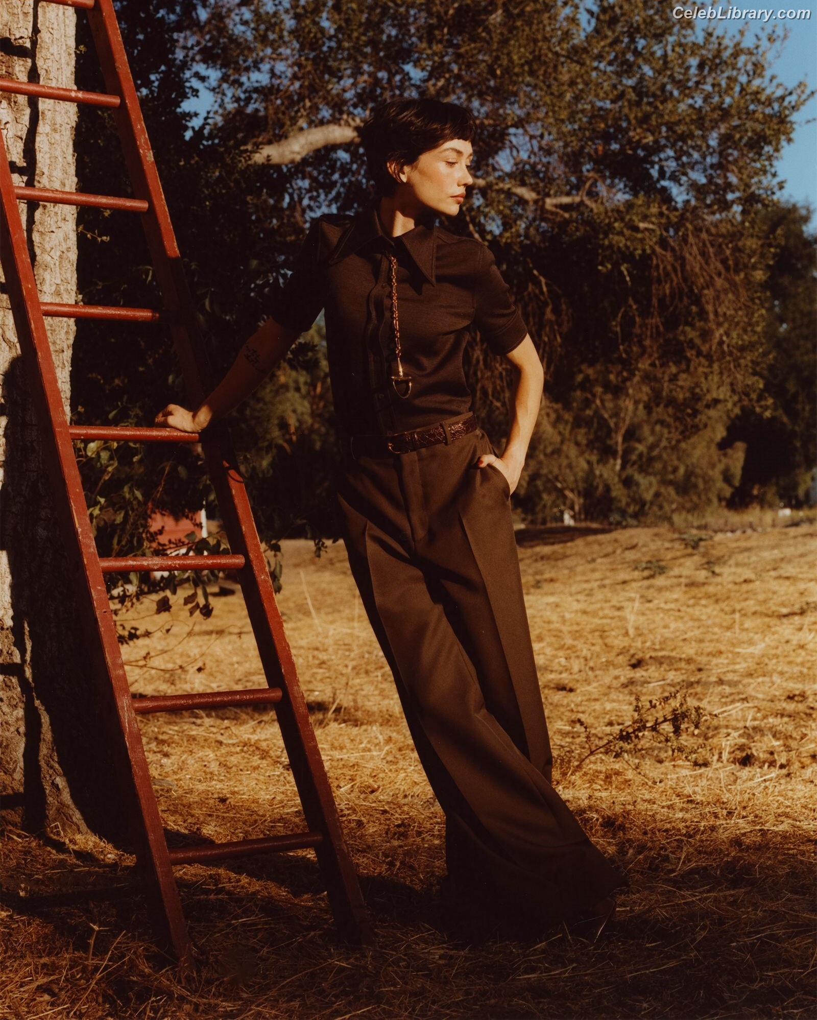Sydney Chandler photo 13 of 70