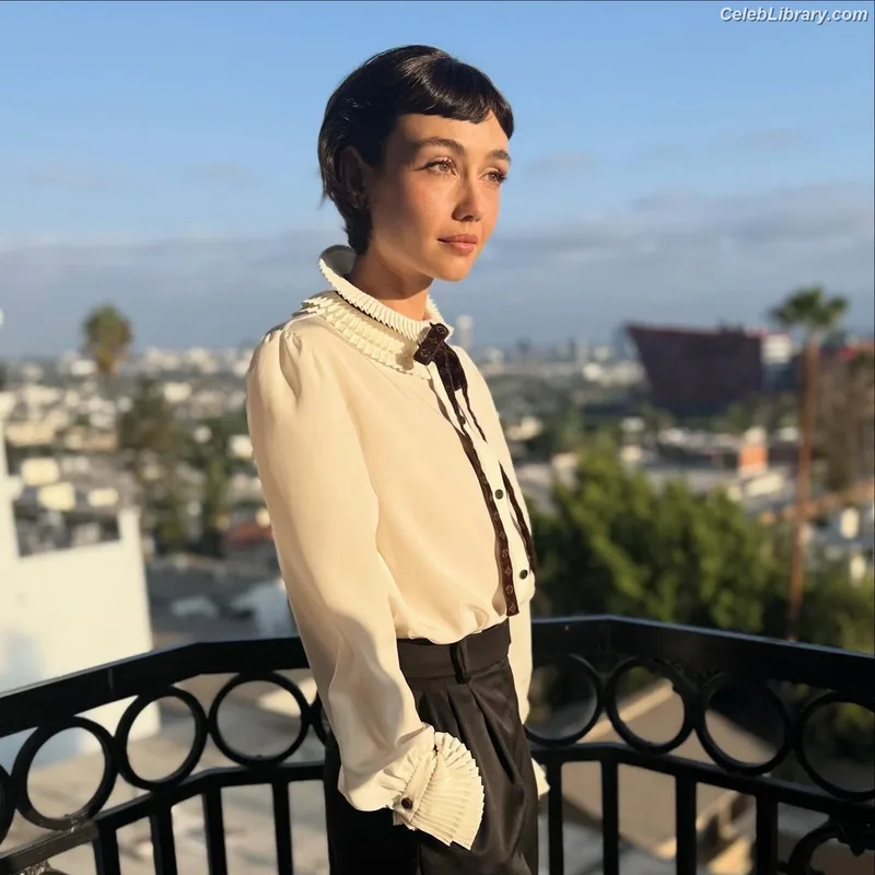 Sydney Chandler photo 17 of 70