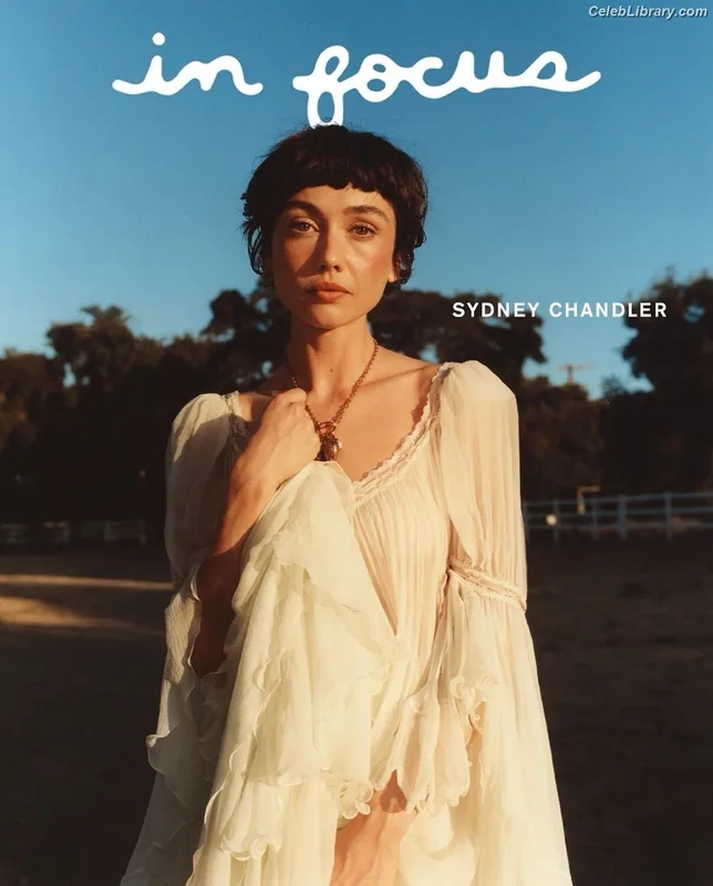 Sydney Chandler photo 23 of 70