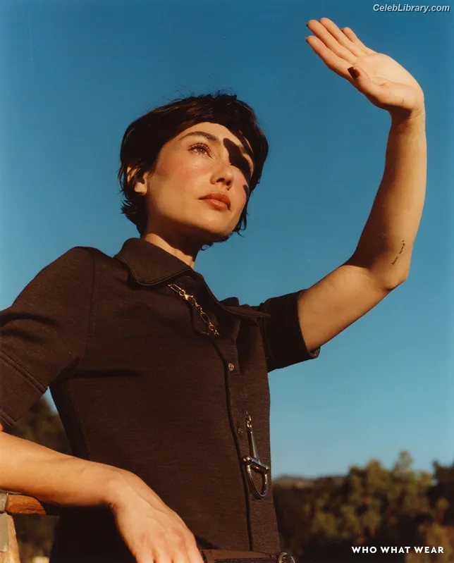 Sydney Chandler photo 4 of 70