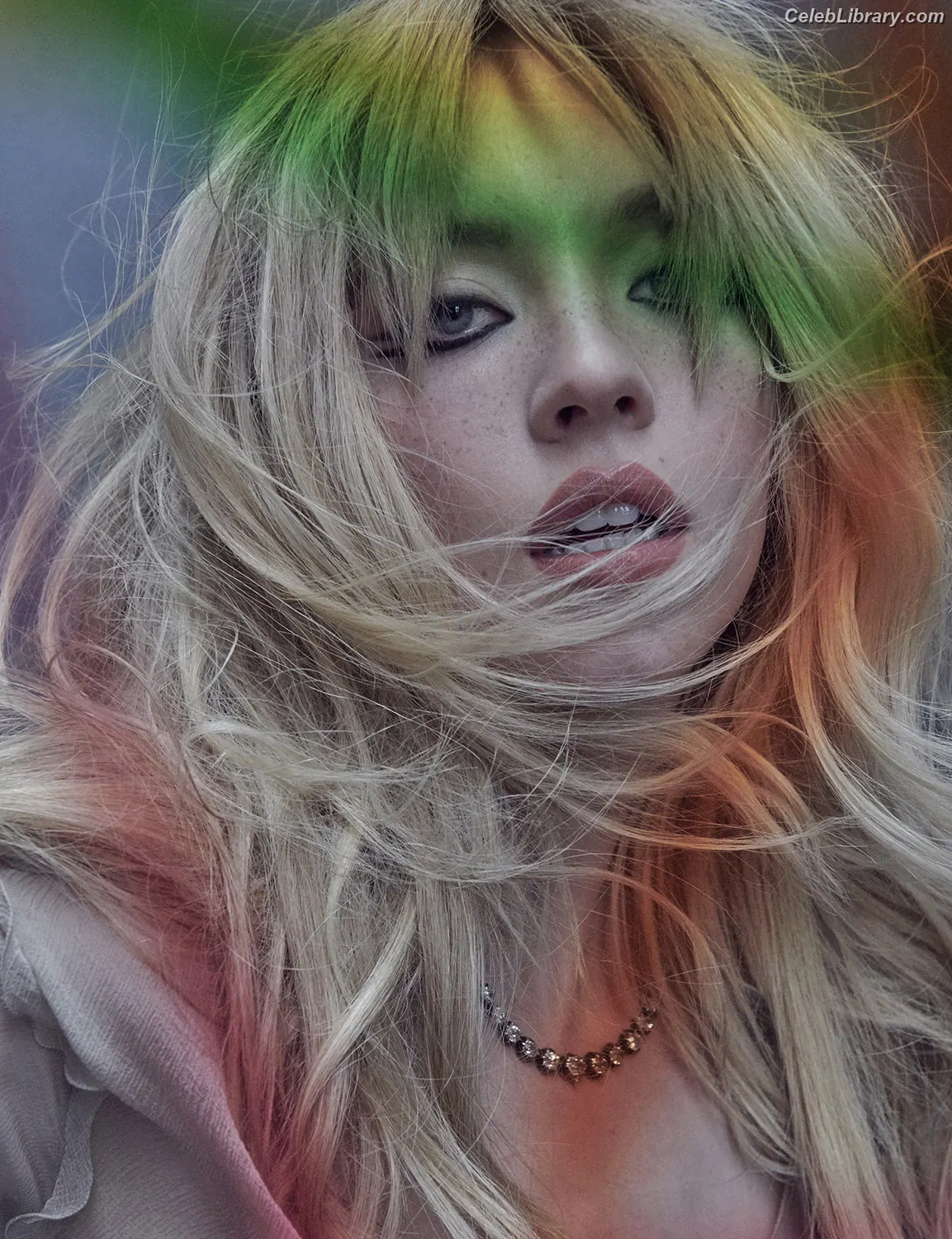 Sydney Sweeney photo 18 of 12030