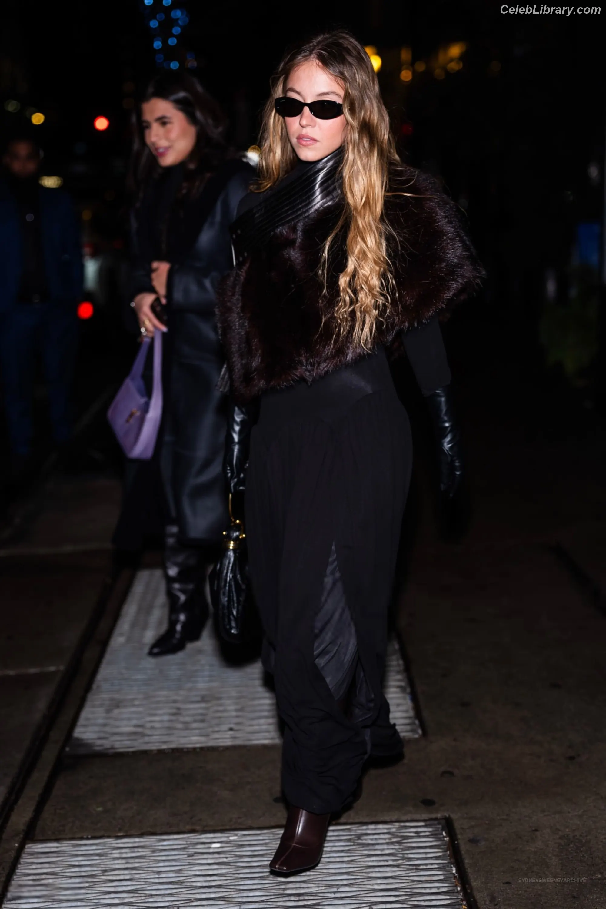 Sydney Sweeney photo 16 of 12030