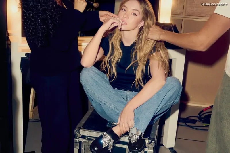 Sydney Sweeney photo 17 of 12030