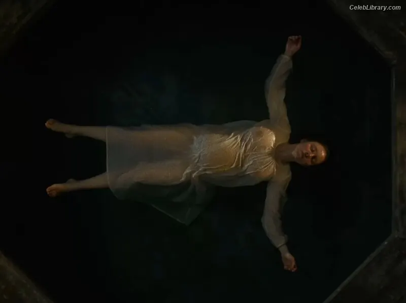 Sydney Sweeney photo 3 of 12030