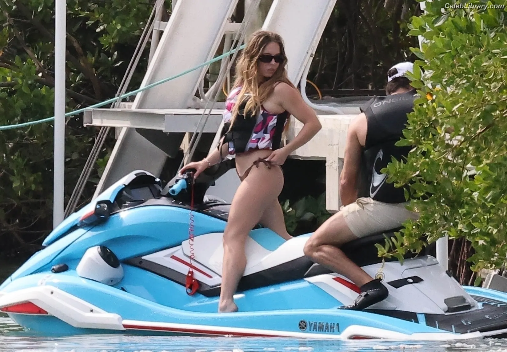 Sydney Sweeney photo 19 of 12030