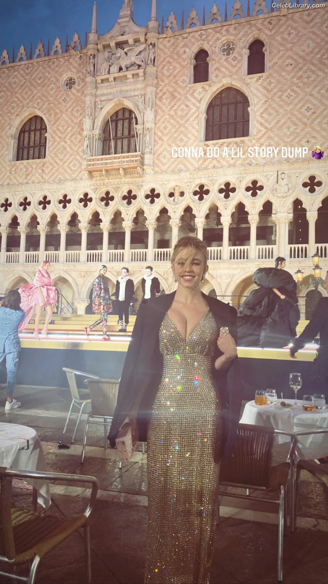 Sydney Sweeney photo 21 of 12030