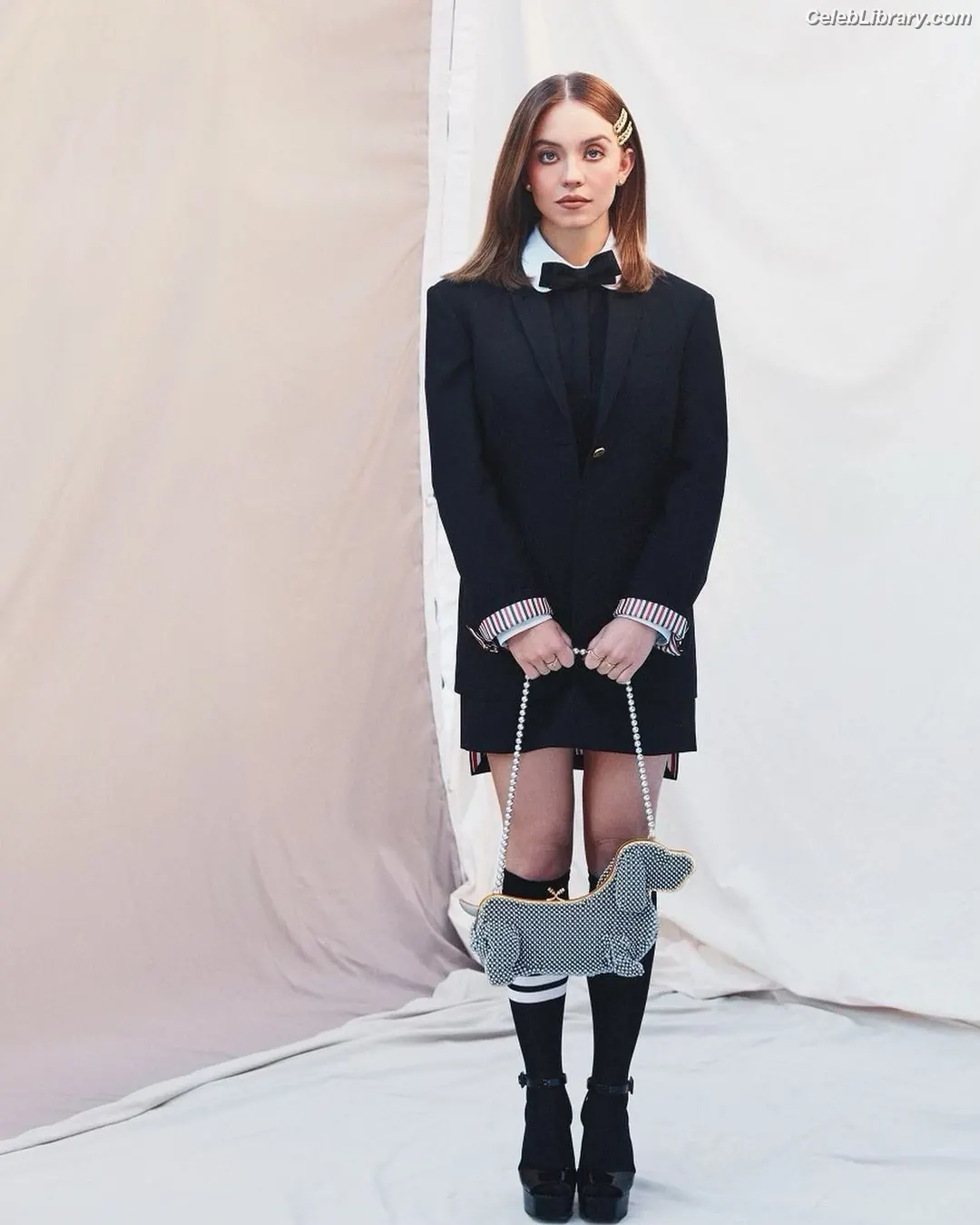 Sydney Sweeney photo 1 of 12030