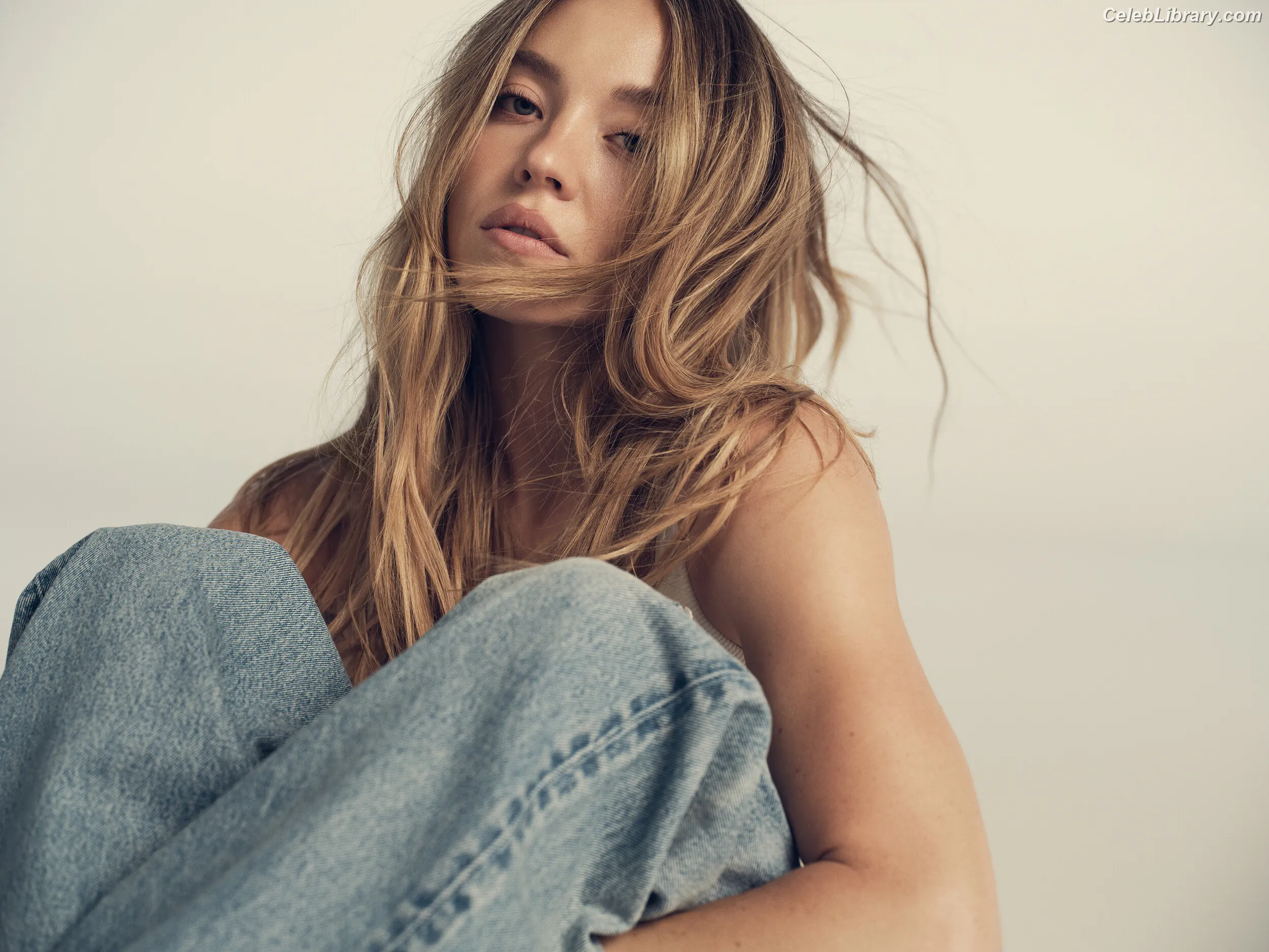 Sydney Sweeney photo 9 of 12030