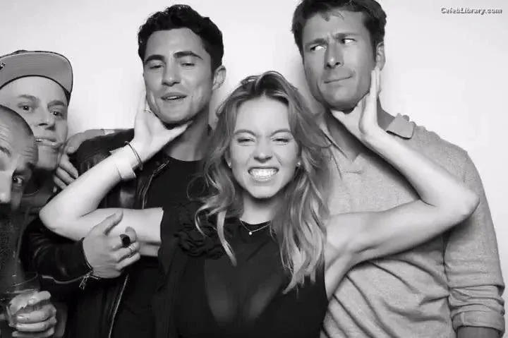 Sydney Sweeney photo 6 of 12030