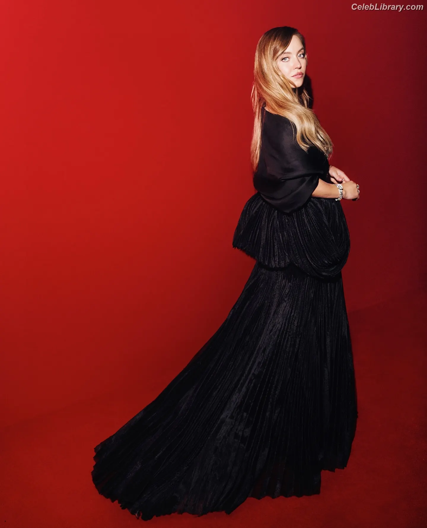 Sydney Sweeney photo 6 of 12030