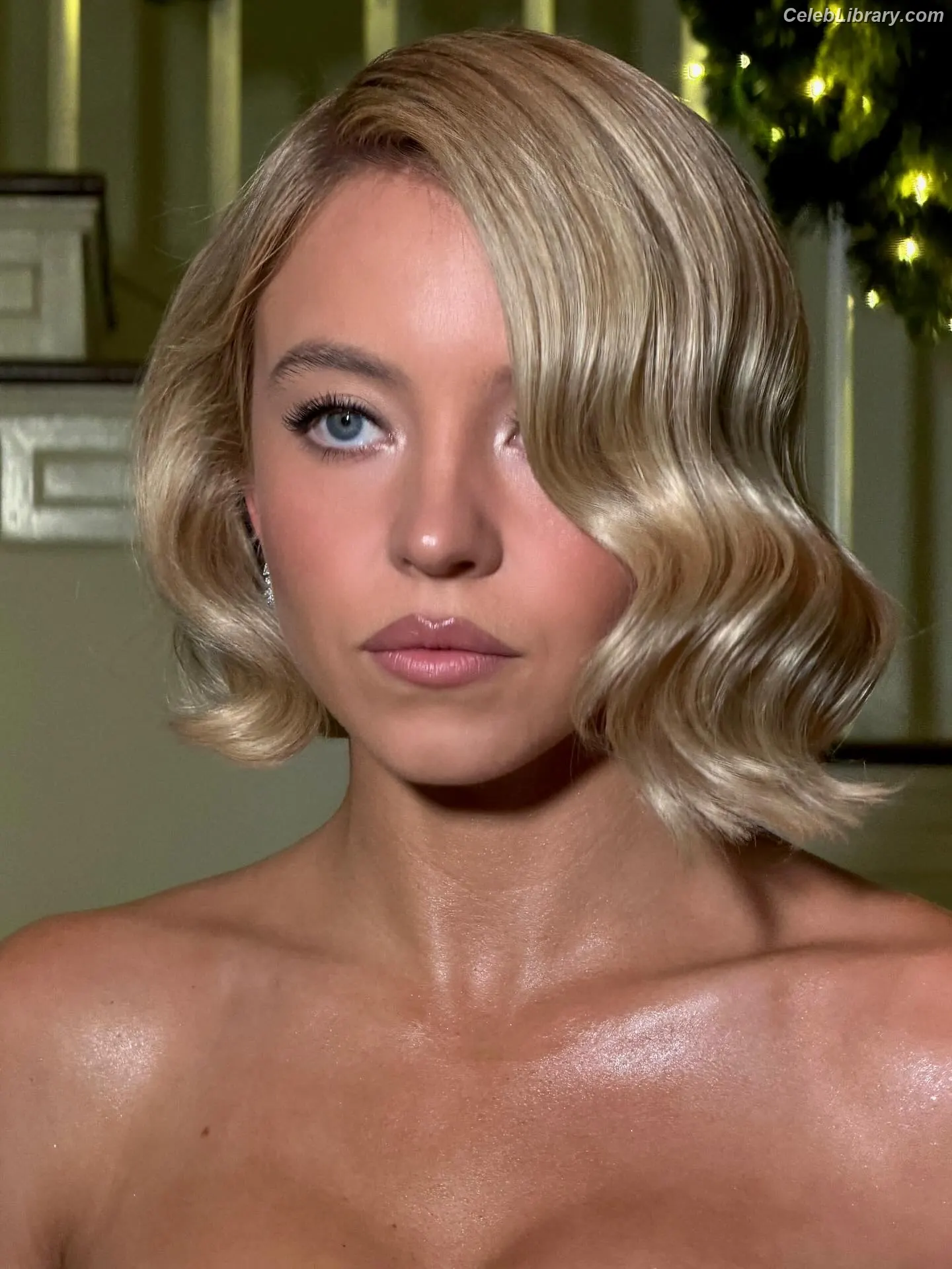 Sydney Sweeney photo 17 of 12030