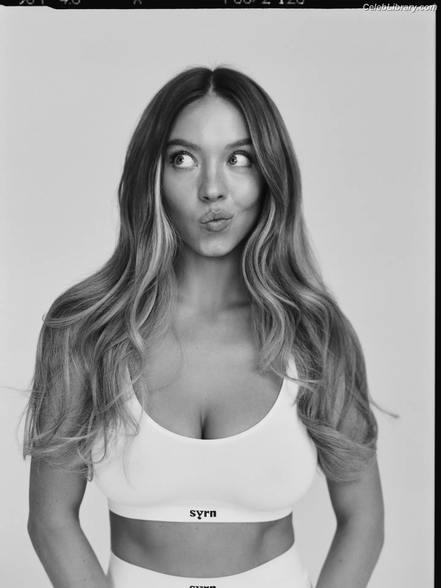 Sydney Sweeney photo 20 of 12030