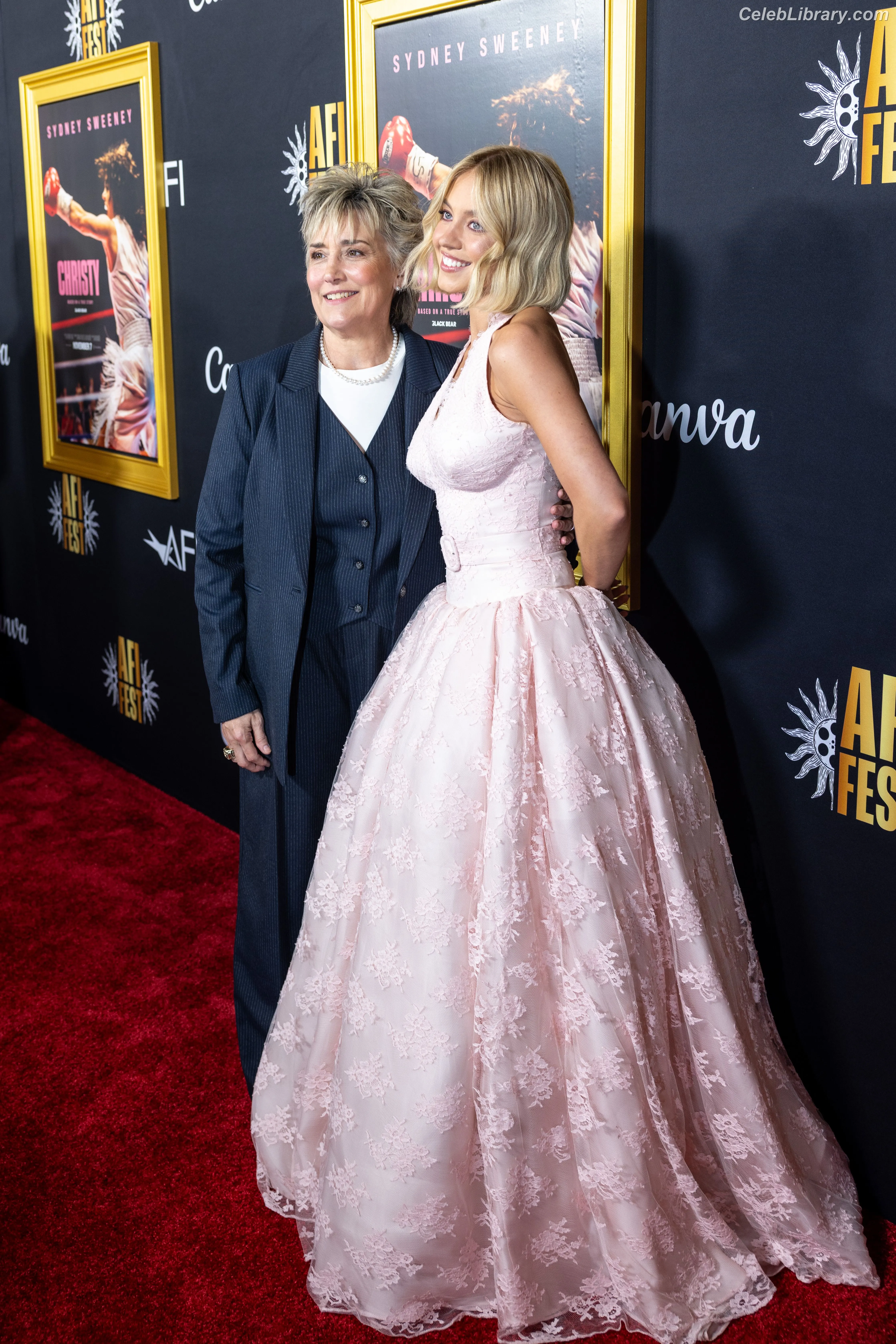 Sydney Sweeney photo 24 of 12030